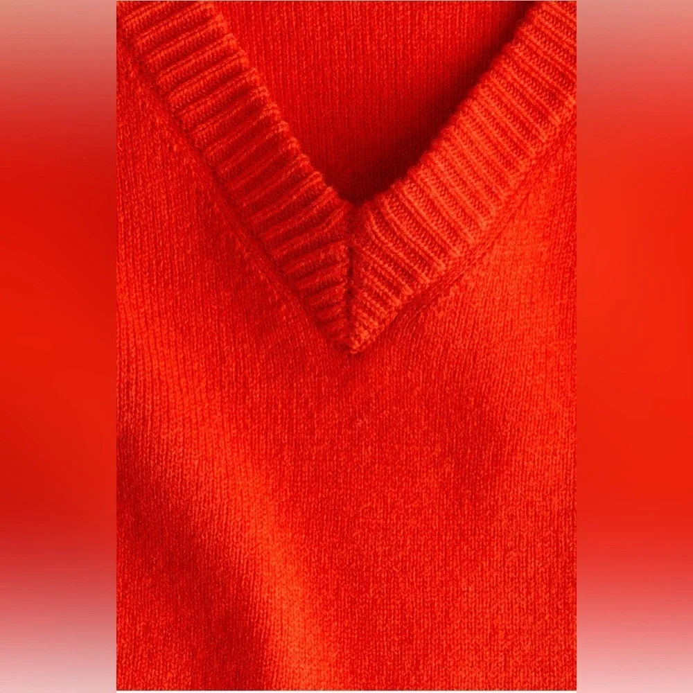 H&M Premium Wool Blend Vibrant Red Women's Sweaters NWT Szs‎ (XS & S )